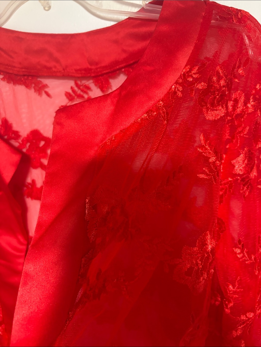NWOT- Red Sheer Embroidered Long Robe/ Robe - Picture 3 of 6
